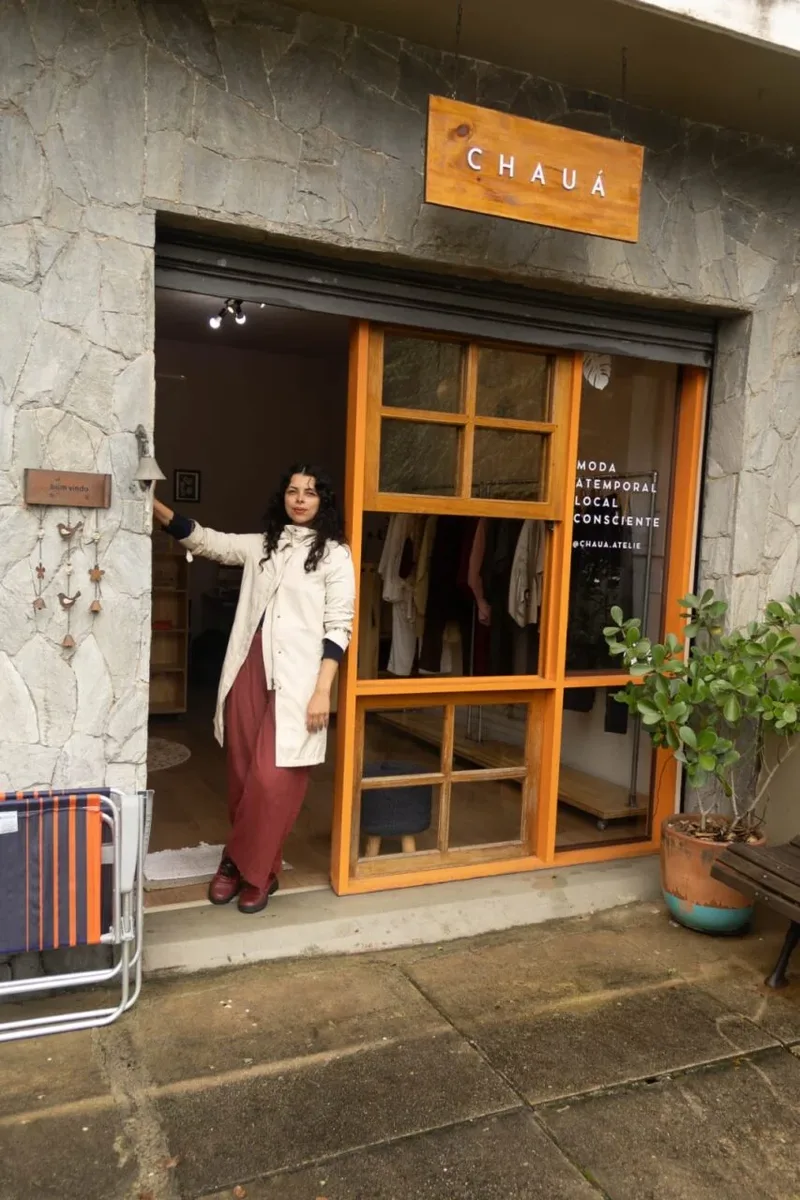 Chauá transforma herança da costura em moda sob demanda em Curitiba