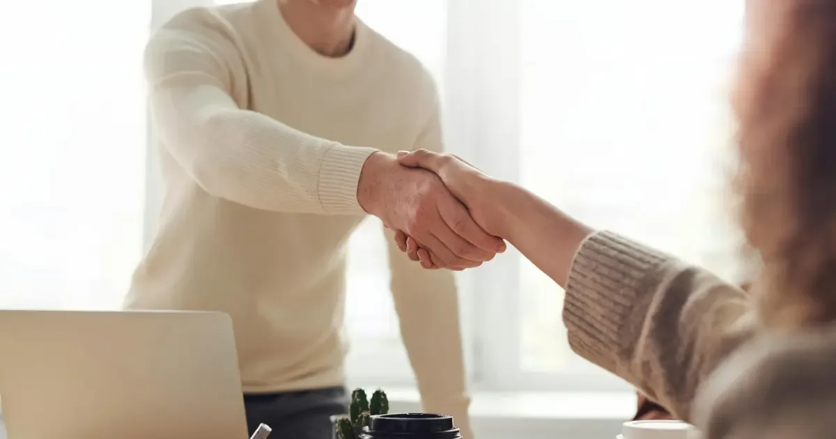 Como encerrar bem uma entrevista de estágio com as perguntas certas