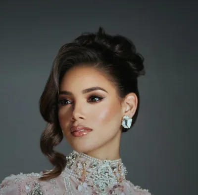 Joheirry Mola conquista a coroa do Miss Mundo em Nha Trang