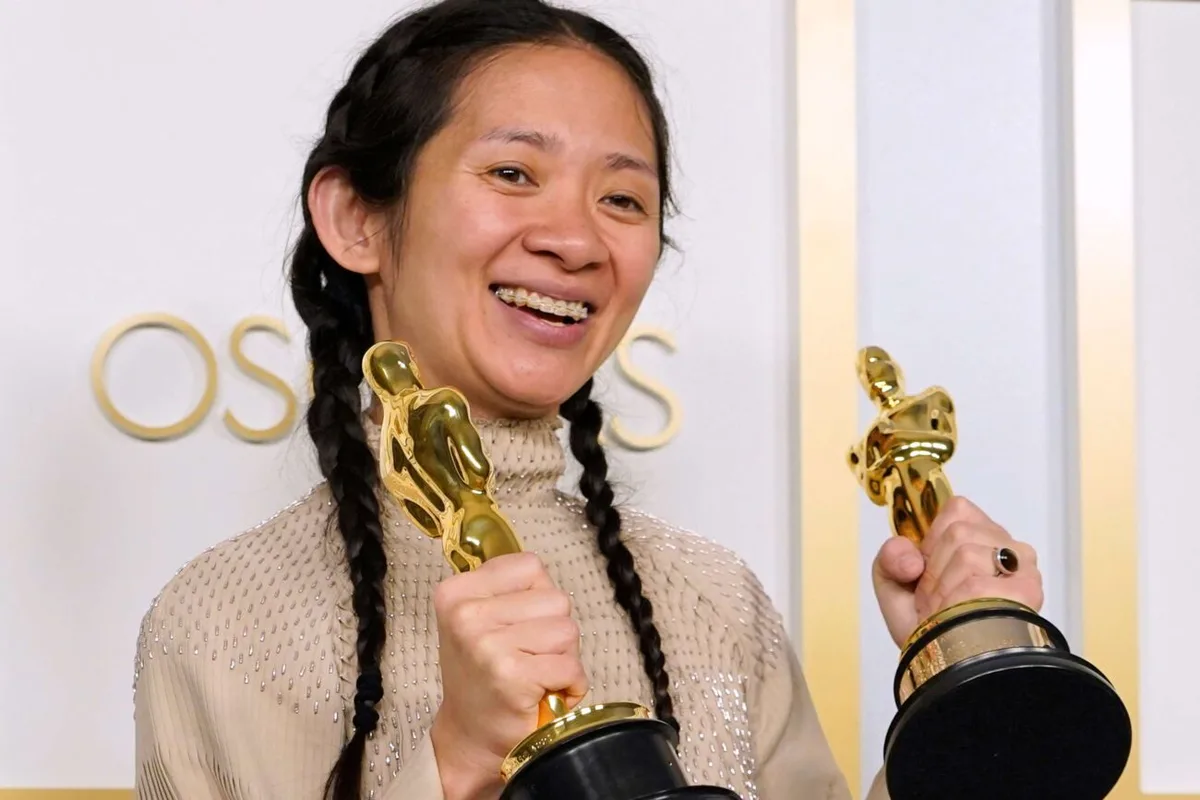Chloé Zhao diz que histórias de super-heróis ainda têm papel cultural