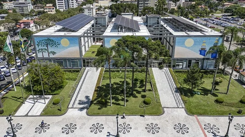 Curitiba prepara empréstimo de €$ 100 milhões para ônibus elétricos