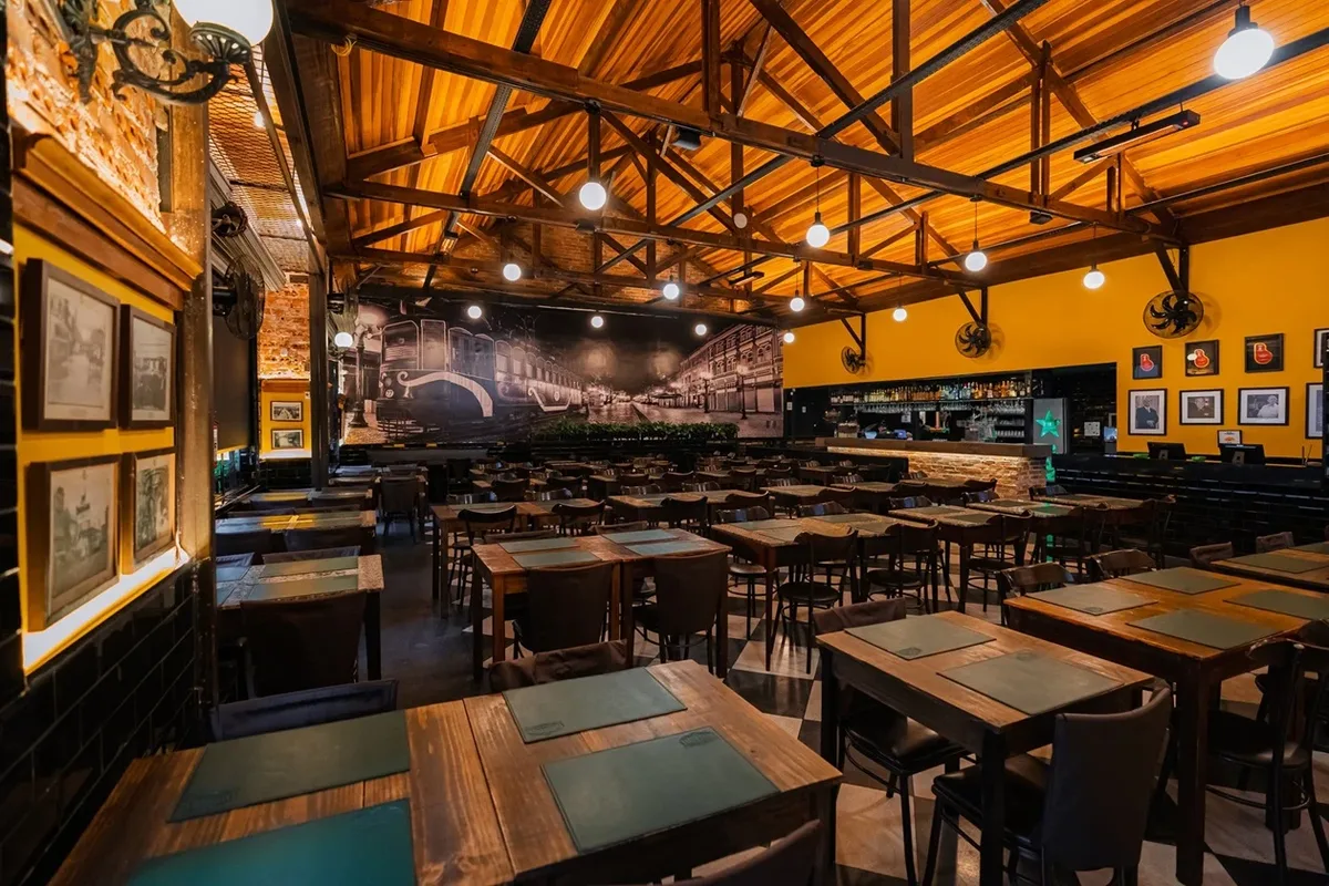Restaurante Imperial completa 60 anos entre receitas tradicionais e novas gerações em Curitiba