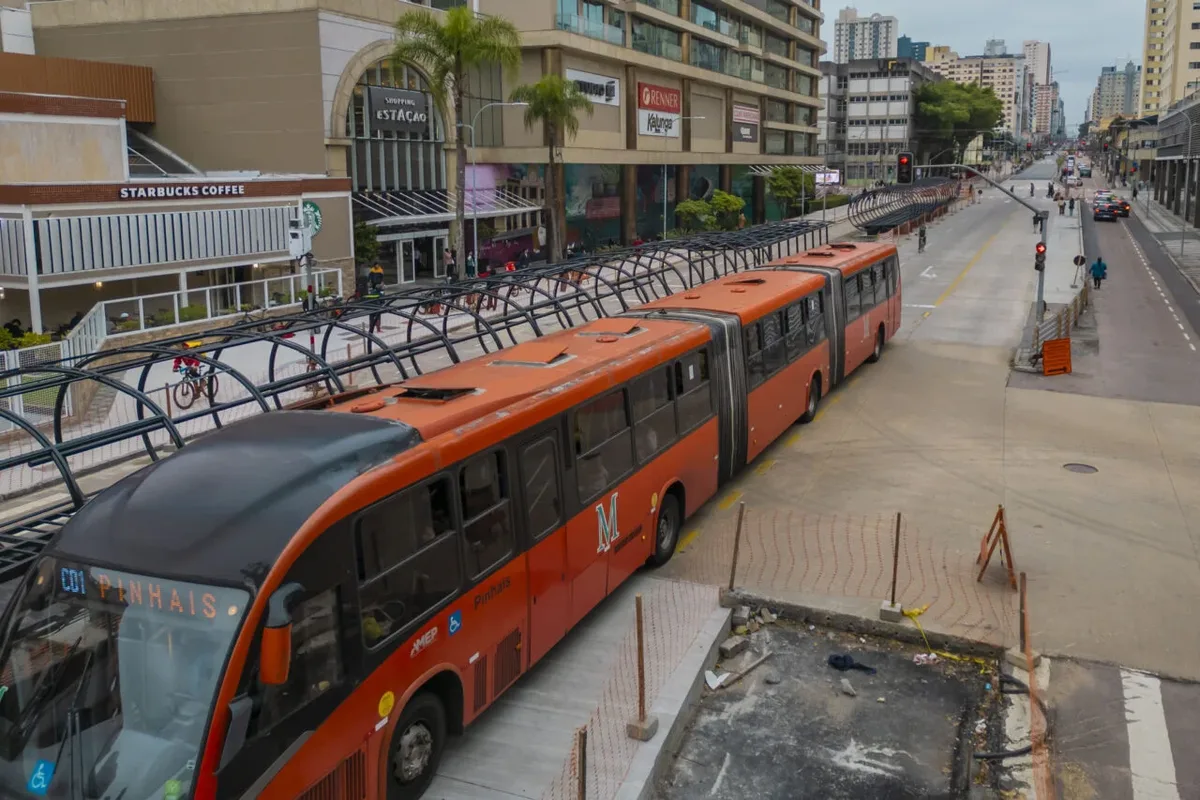 Obras na praça Eufrásio Correia devem terminar em outubro