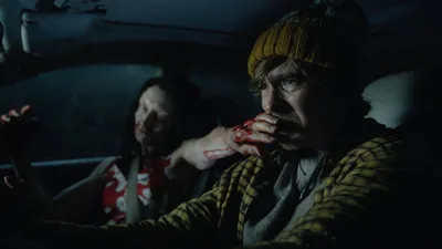 Em Resident Evil, a câmera substitui o controle e conduz o desastre de Bryan