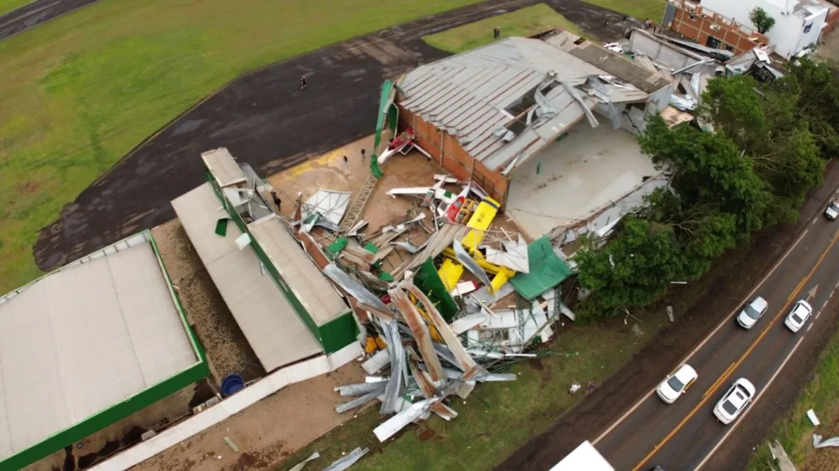 Simepar descarta tornados em áreas atingidas por temporal no Paraná
