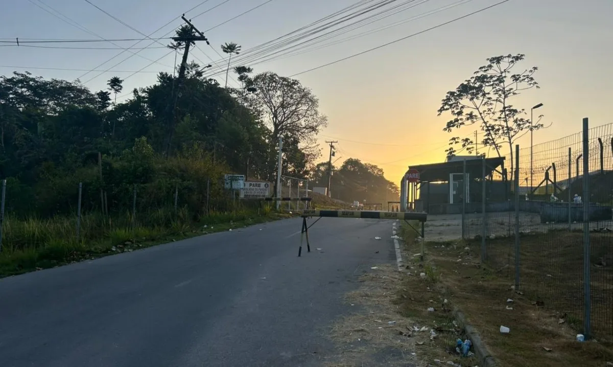 Famílias de PMs presos relatam ameaças e pedem saída do Compaj em Manaus