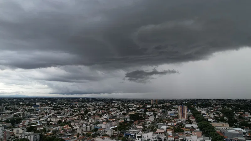 Curitiba deve ter chuva e máxima de 16ºC na sexta-feira