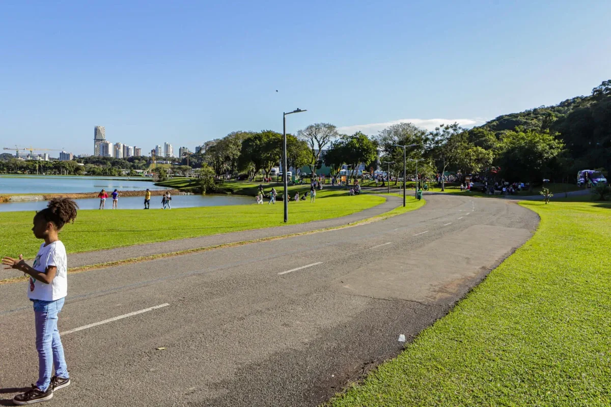 Curitiba deve ter sol e temperaturas de até 28ºC no fim de semana