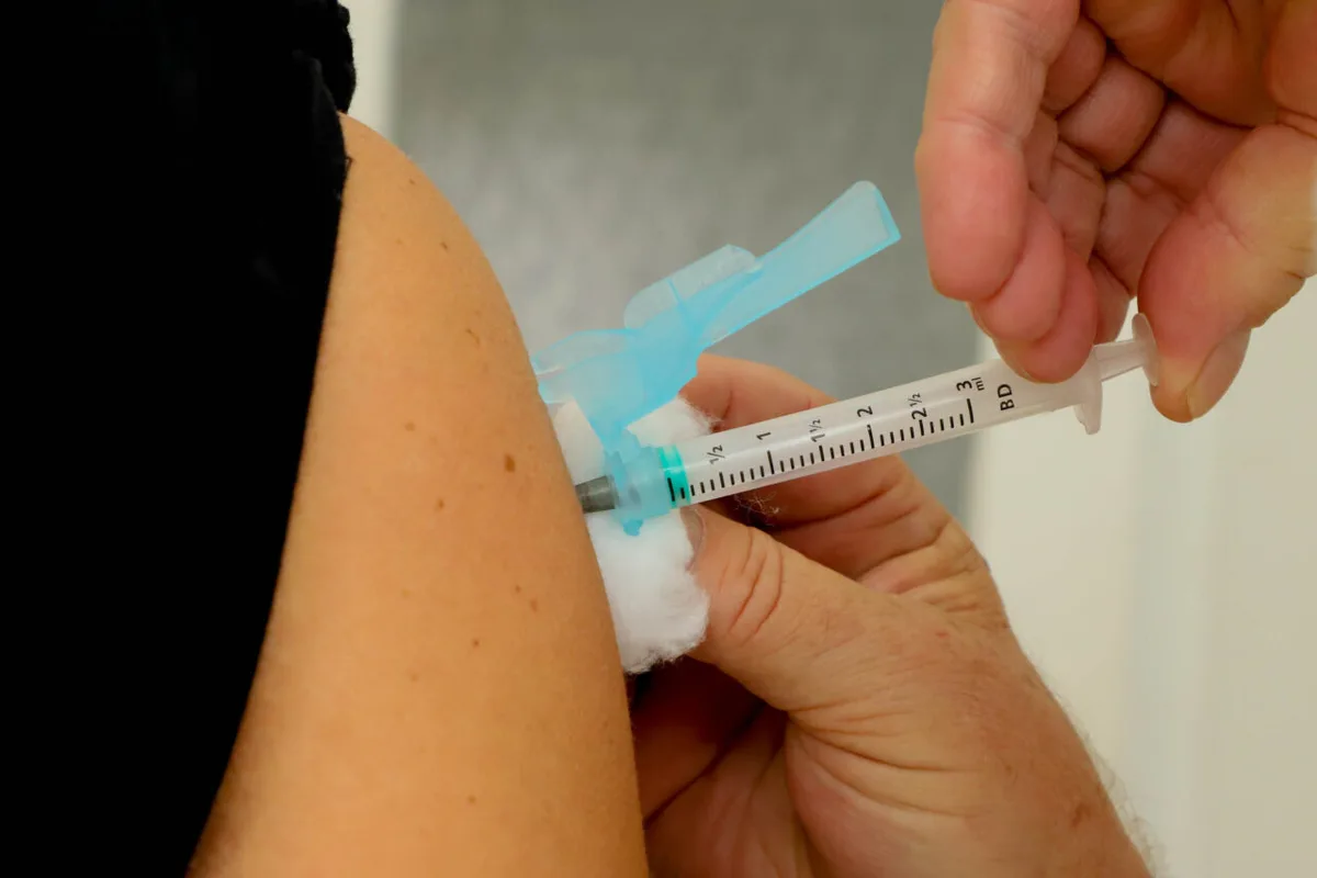 Paraná tem redução de 13,3% nos casos de síndromes respiratórias em 2026