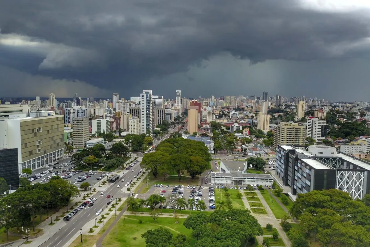 Simepar prevê chuva acima da média e variação térmica no Paraná em outubro