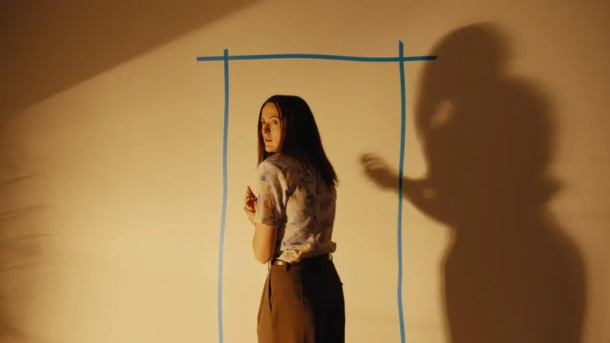 Kane Parsons é confirmado na direção do segundo filme de Backrooms