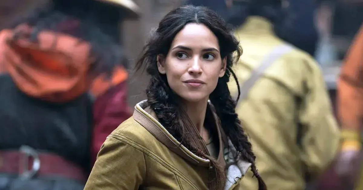 Adria Arjona questiona limites do método de atuação nos bastidores do cinema