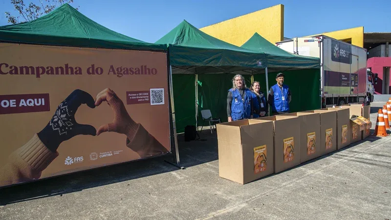 Campanha do Agasalho terá último drive-thru neste sábado em Curitiba
