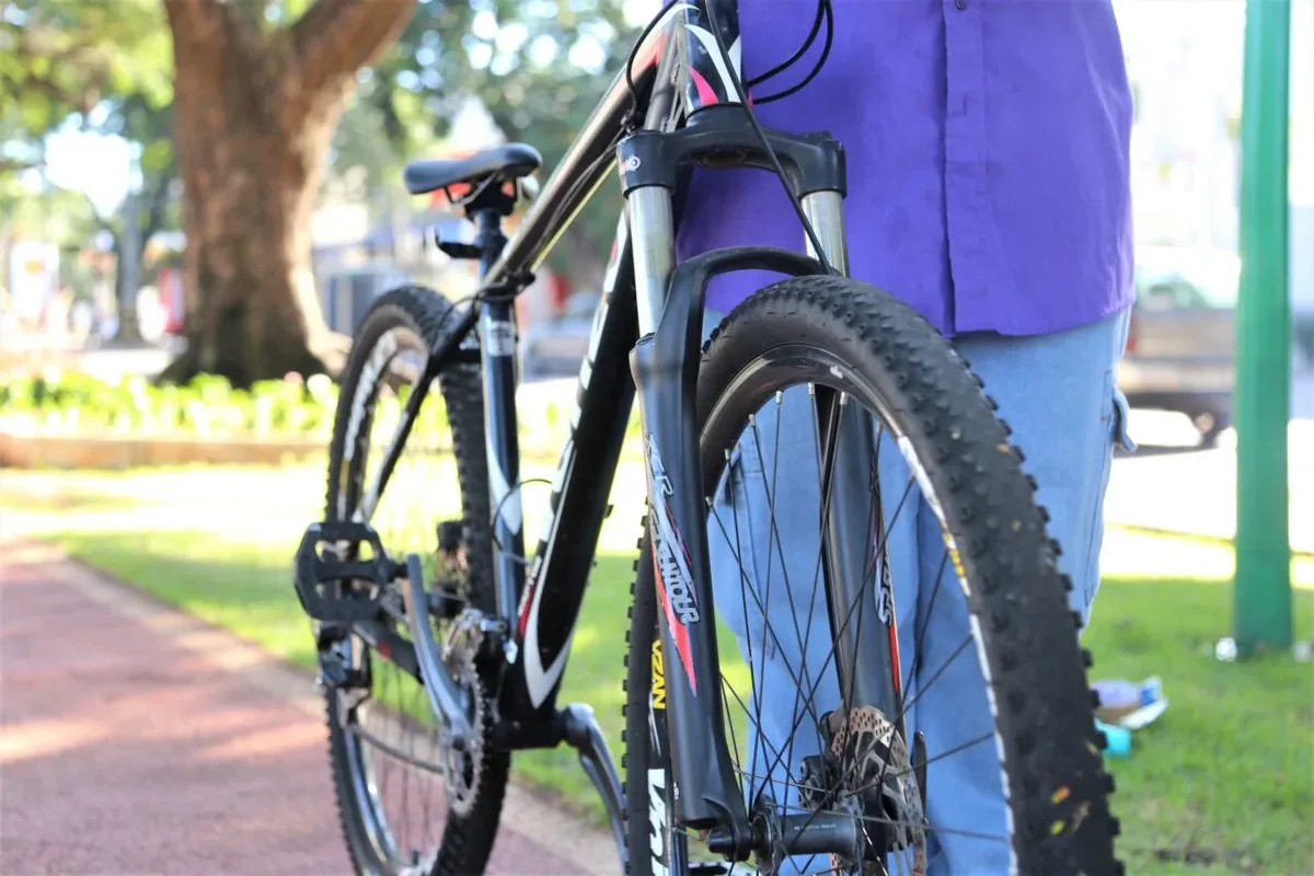 Ato em Curitiba cobra medidas para ampliar mobilidade por bicicleta