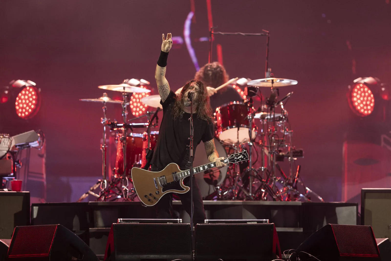 Novo baterista e repertório histórico marcam noite do Foo Fighters no Rock in Rio