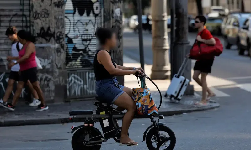 Curitiba define regras para patinetes e outros veículos elétricos
