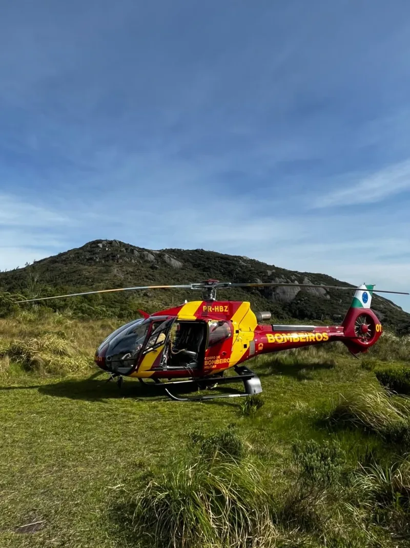 Mulher fratura a perna em trilha na Serra da Baitaca e é resgatada por helicóptero