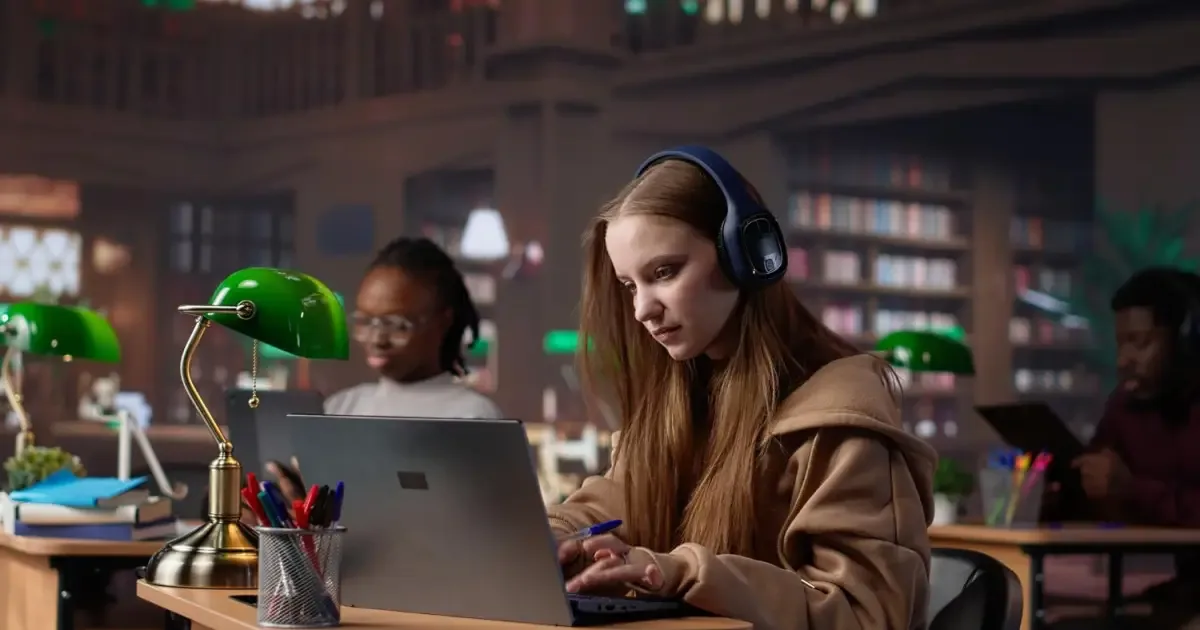 Gemini Notebook converte materiais de estudo em áudio, vídeo e exercícios