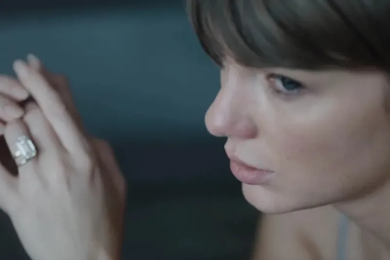 Taylor Swift prepara nova música e clipe com Dakota Johnson e Colin Farrell