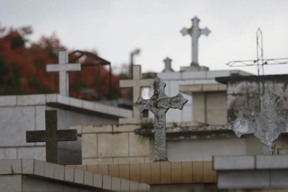 Curitiba divulga locais e horários de sepultamento de pessoas falecidas