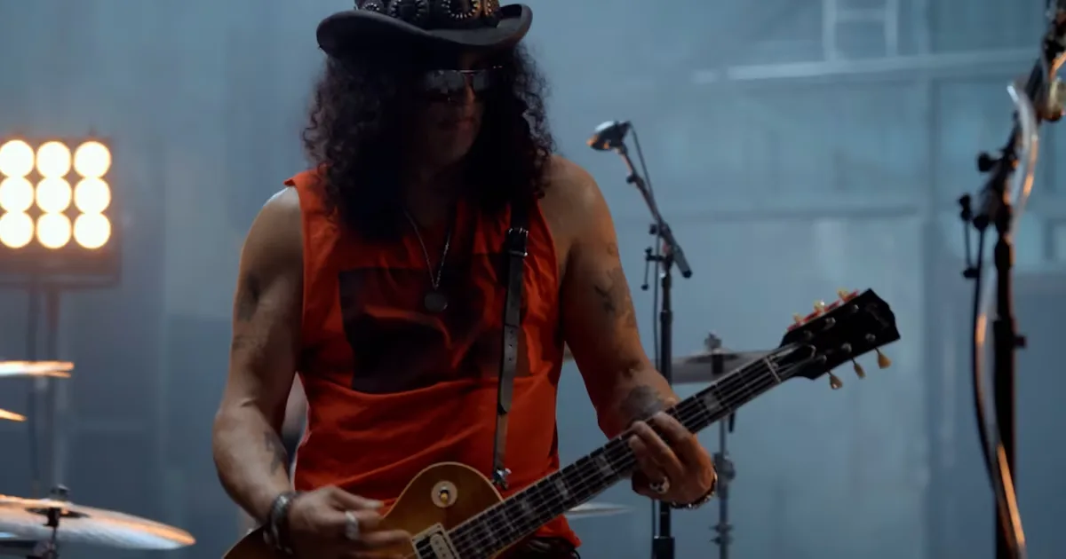 Slash e Myles Kennedy anunciam quatro shows no Brasil em abril de 2027