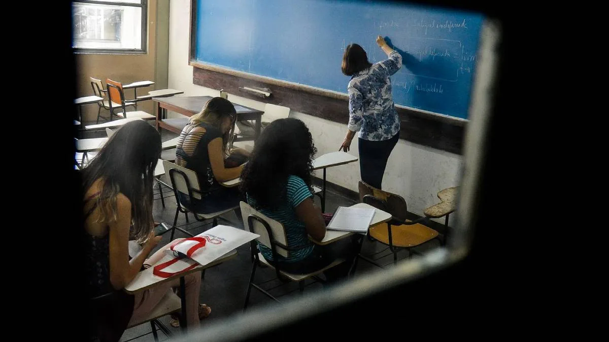 Escolas com maioria negra concentram déficits de infraestrutura e formação docente