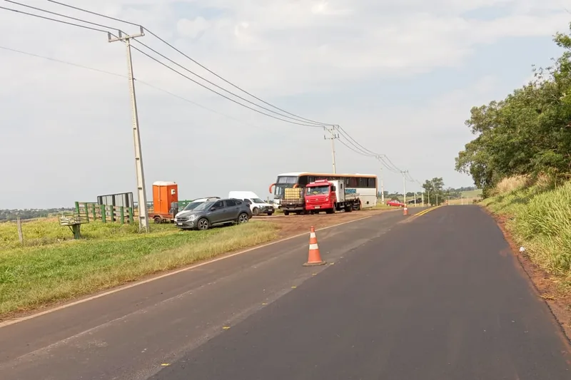 PR-490 adota sistema pare-e-siga durante reparos entre Iporã e Altônia