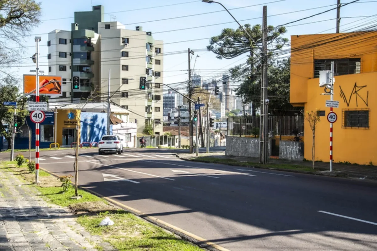 Radar na Rua Padre Agostinho passa a multar motoristas em Curitiba