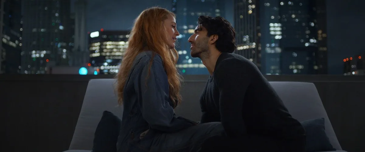 Colleen Hoover se solidariza com envolvidos na disputa entre Blake Lively e Justin Baldoni