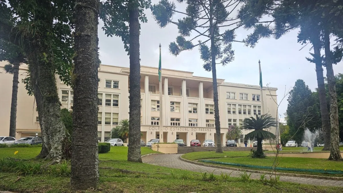 Colégio Estadual do Paraná adota provas para selecionar novos estudantes