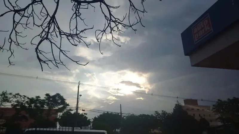Paraná terá sol até sexta, mas chuva retorna no fim de semana