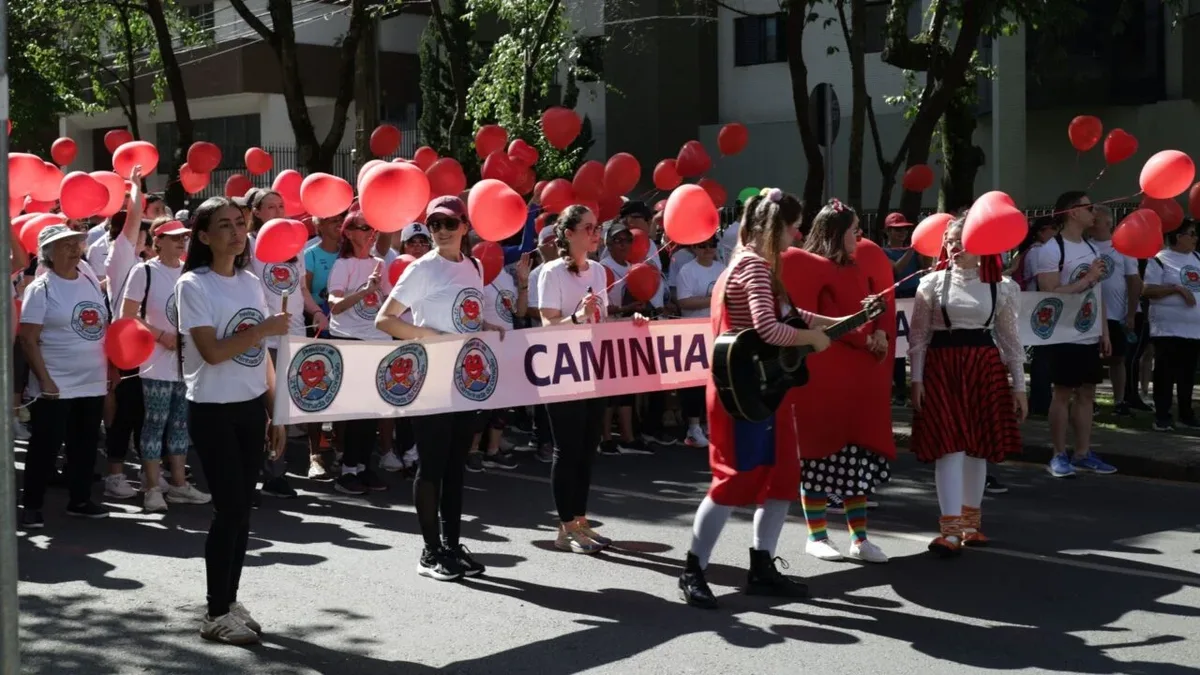 Caminhada do Coração reúne gerações em Curitiba pela prevenção cardiovascular