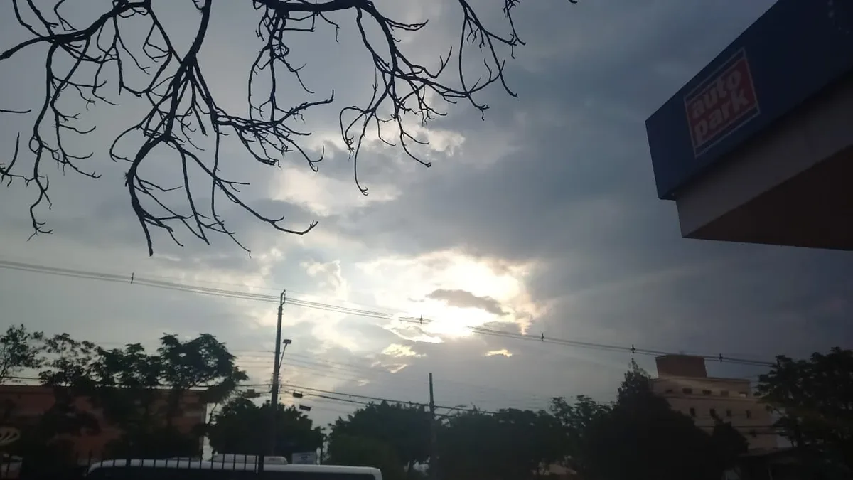 Paraná mantém alerta para temporais e prevê frio a partir de quarta-feira