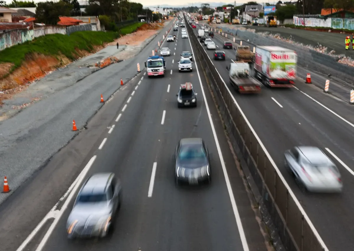 Feriado aumenta fluxo nas rodovias do Paraná e calendário já prevê novas viagens