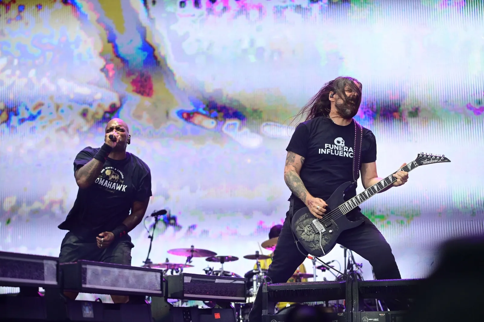 Camiseta de projeto sobre cuidados paliativos chega ao palco do Sepultura no Rock in Rio