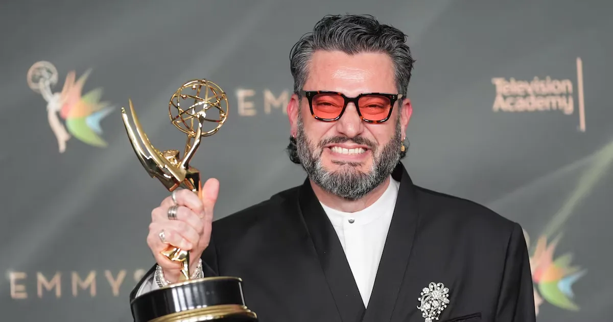 Miguel Gandelman ganha Emmy por dirigir apresentação de Bad Bunny