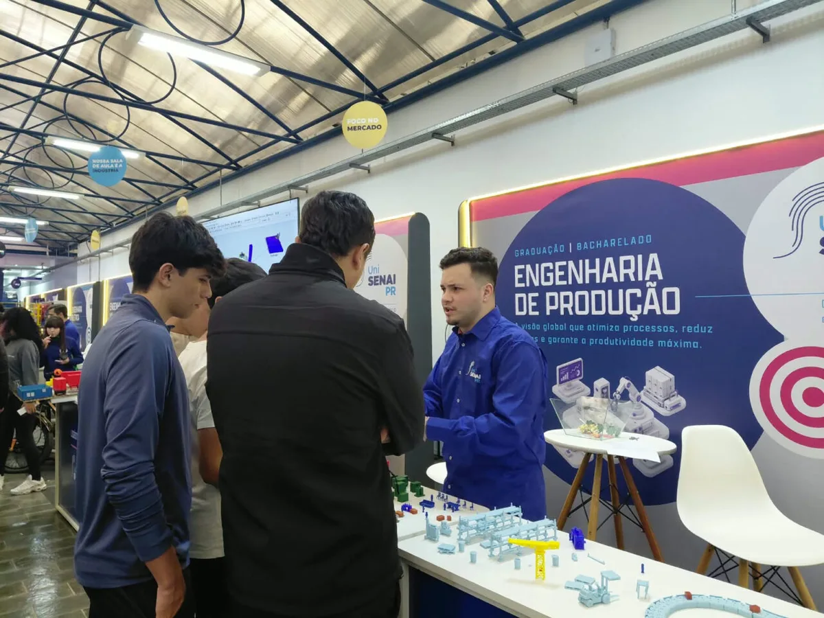 Feira do UniSenai PR apresenta cursos e experiências ligadas à indústria
