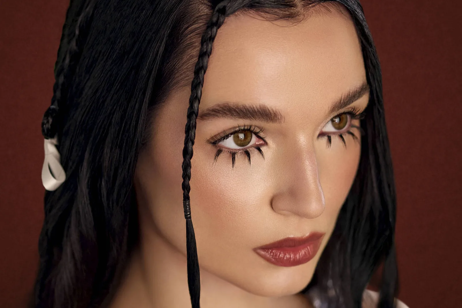 Poppy leva metal e pop ao Palco Sunset em apresentação de pouca interação