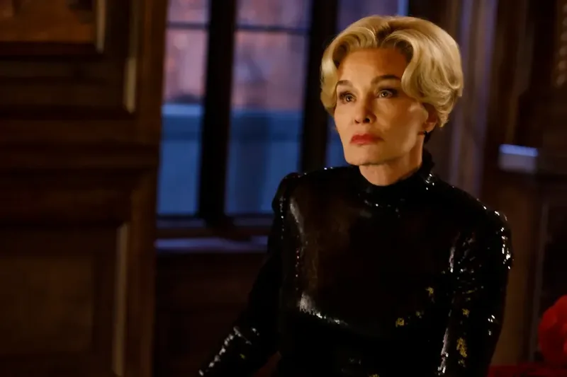 Retornos de bruxas e figuras de Freak Show marcam nova fase de American Horror Story