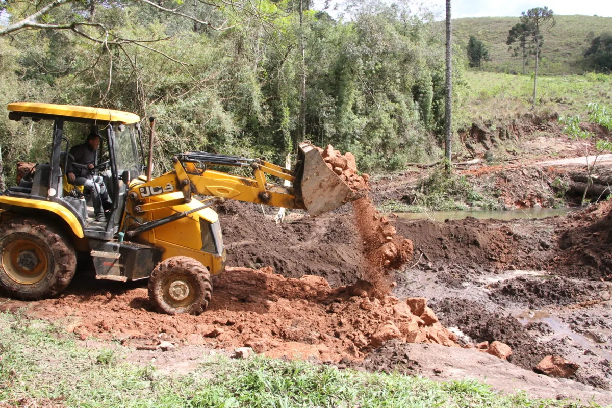 Estrada do Socavão será interditada após afundamentos na pista