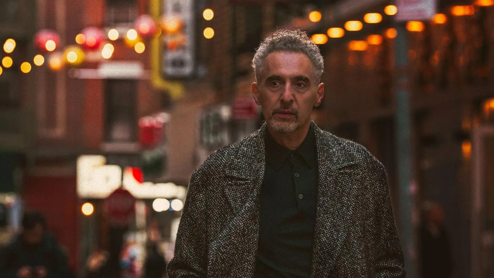 John Turturro interpreta batedor de carteiras em novo suspense criminal