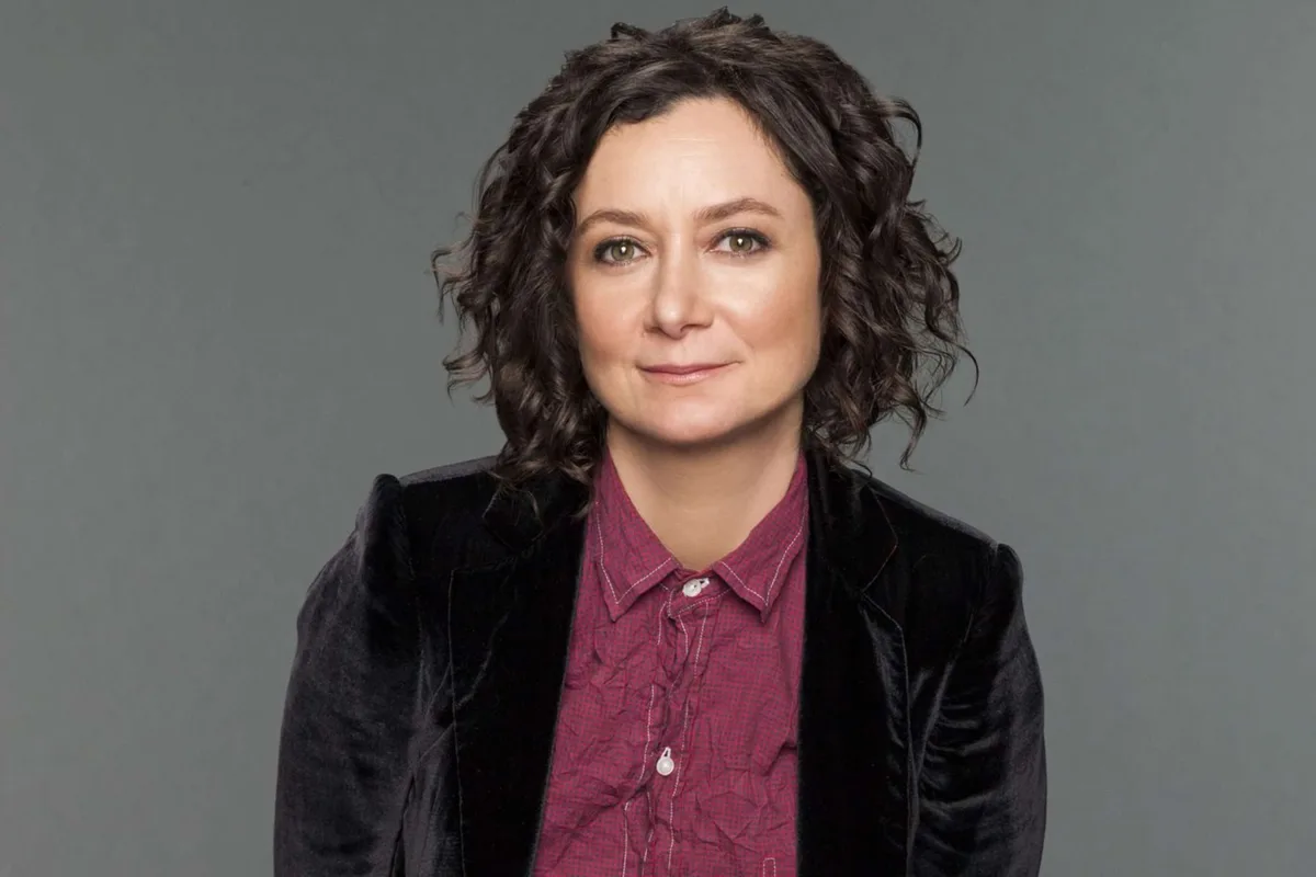 Sara Gilbert entra para série derivada de Superman no DCU