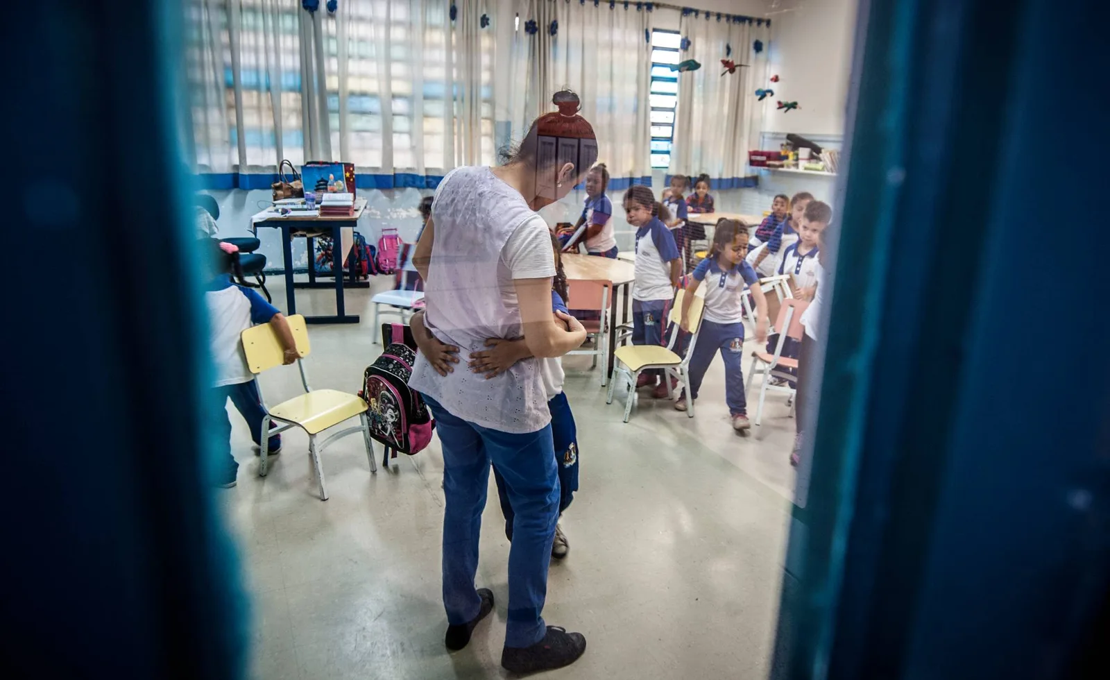 Escassez de professores expõe desafios de carreira, financiamento e formação