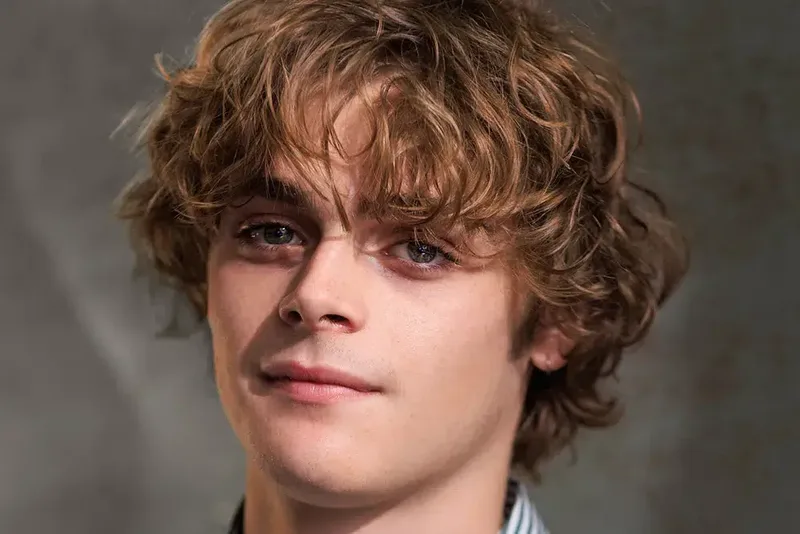 Billy Barratt assume papel de Tom Riddle na nova série de Harry Potter