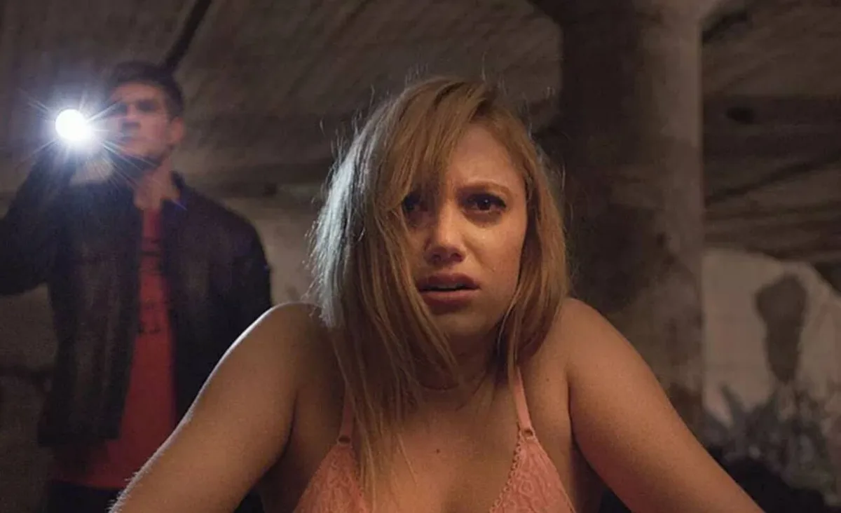 Sequência de ‘Corrente do Mal’ conclui filmagens com retorno de Maika Monroe