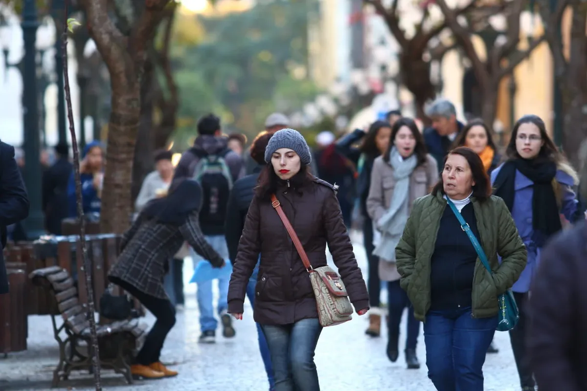 Frio marca início da primavera no Paraná antes de retorno das tempestades