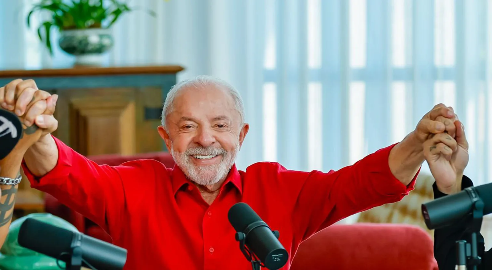Lula questiona justificativas militares dos EUA ao comparar Maduro e Guerra do Iraque