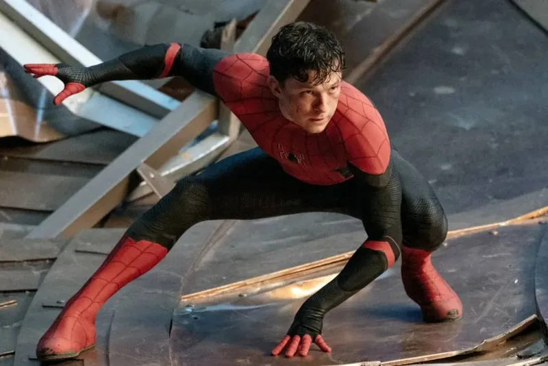 Tom Holland supera Zoe Saldaña e lidera ranking histórico de bilheteria