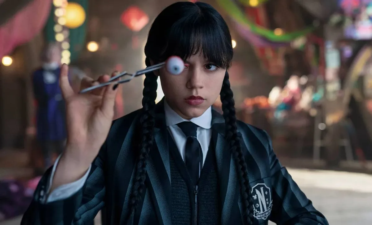 Jenna Ortega sugere possível fim de Wandinha após gravações da 3ª temporada