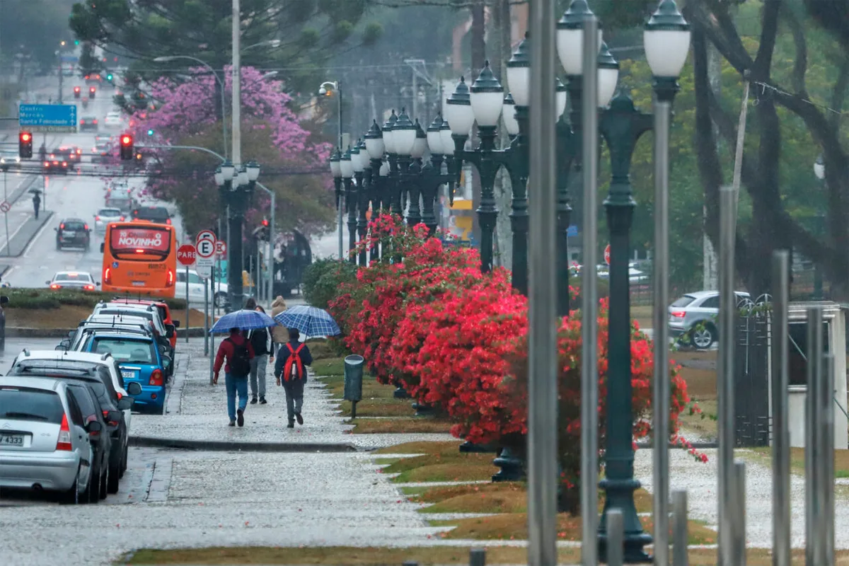 Frio avança pelo Paraná e mantém temperaturas baixas até o início da semana